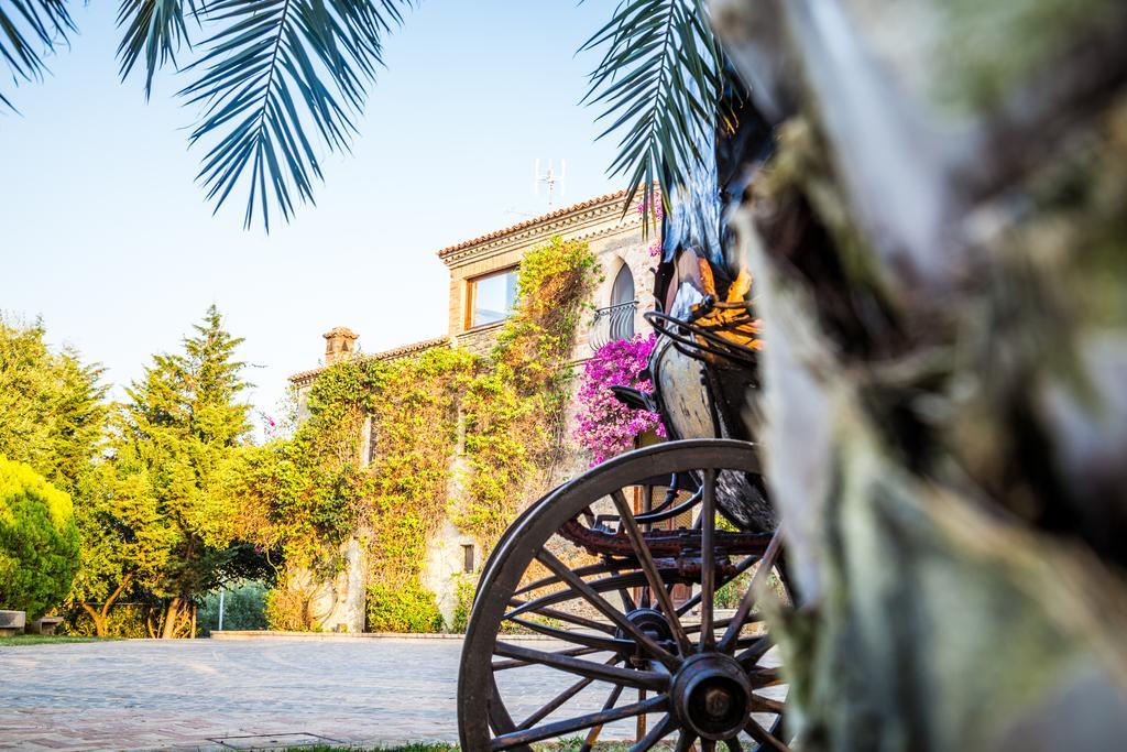 Le Colline Del Gelso-Masseria Mazzei Pensionat Rossano Exteriör bild