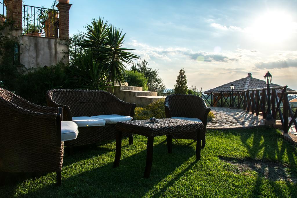 Le Colline Del Gelso-Masseria Mazzei Pensionat Rossano Exteriör bild