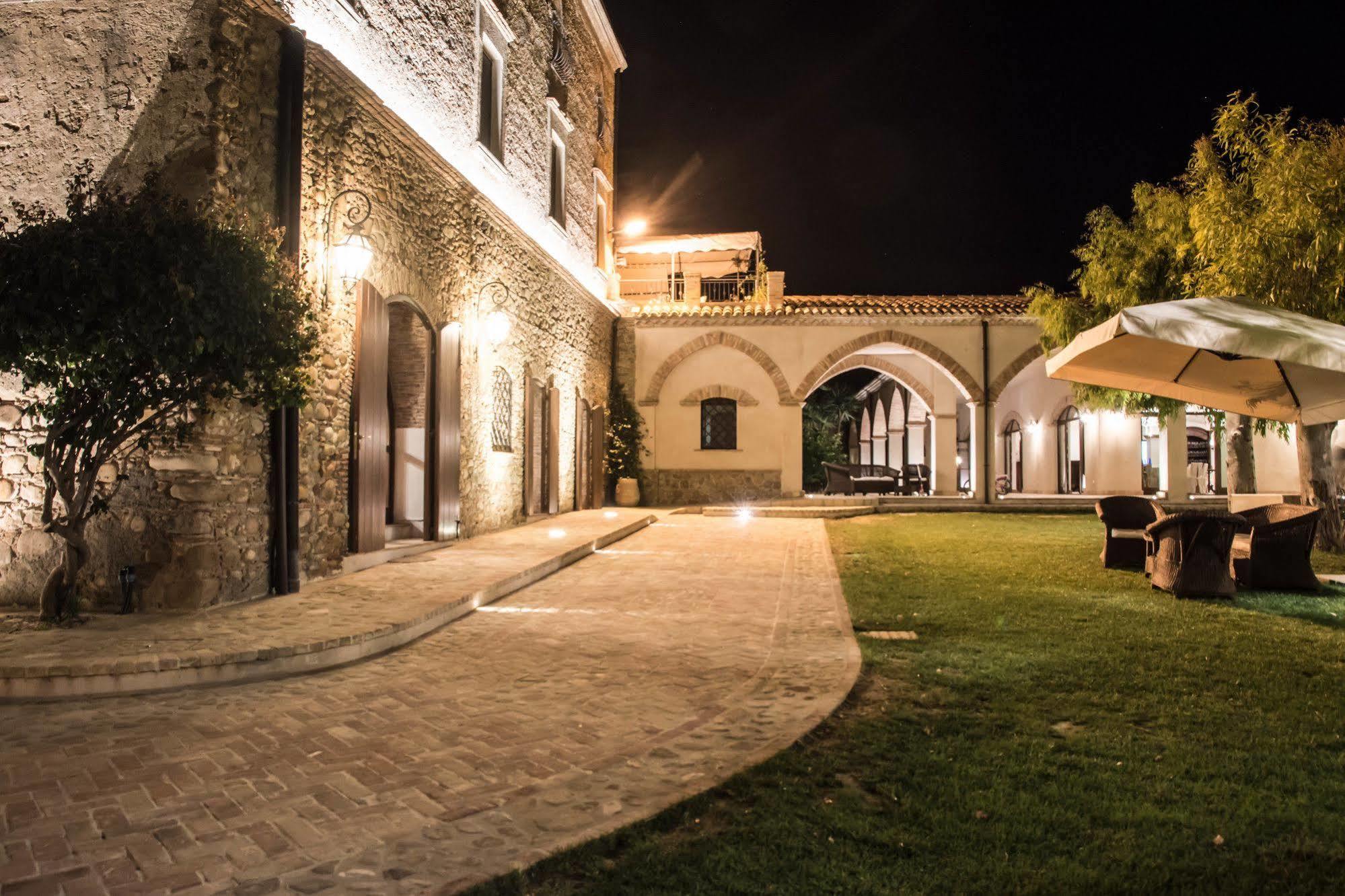 Le Colline Del Gelso-Masseria Mazzei Pensionat Rossano Exteriör bild